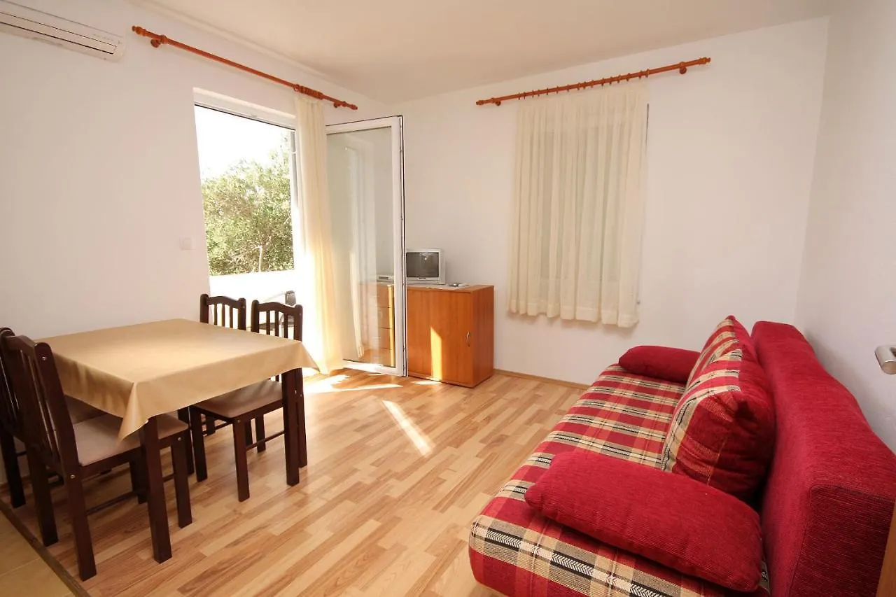 Apartments With A Parking Space Banjol, Rab - 4956
