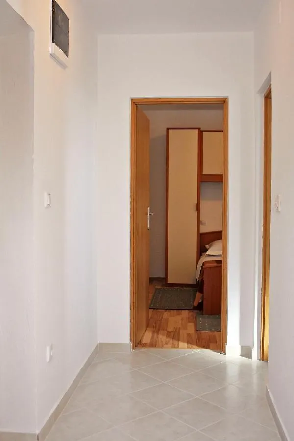 Apartments With A Parking Space Banjol, Rab - 4956