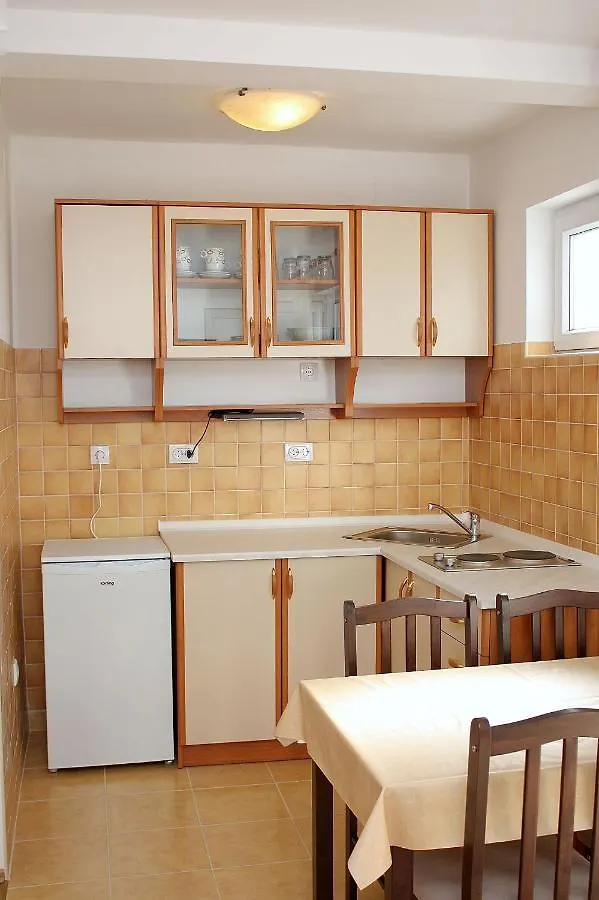 Apartments With A Parking Space Banjol, Rab - 4956