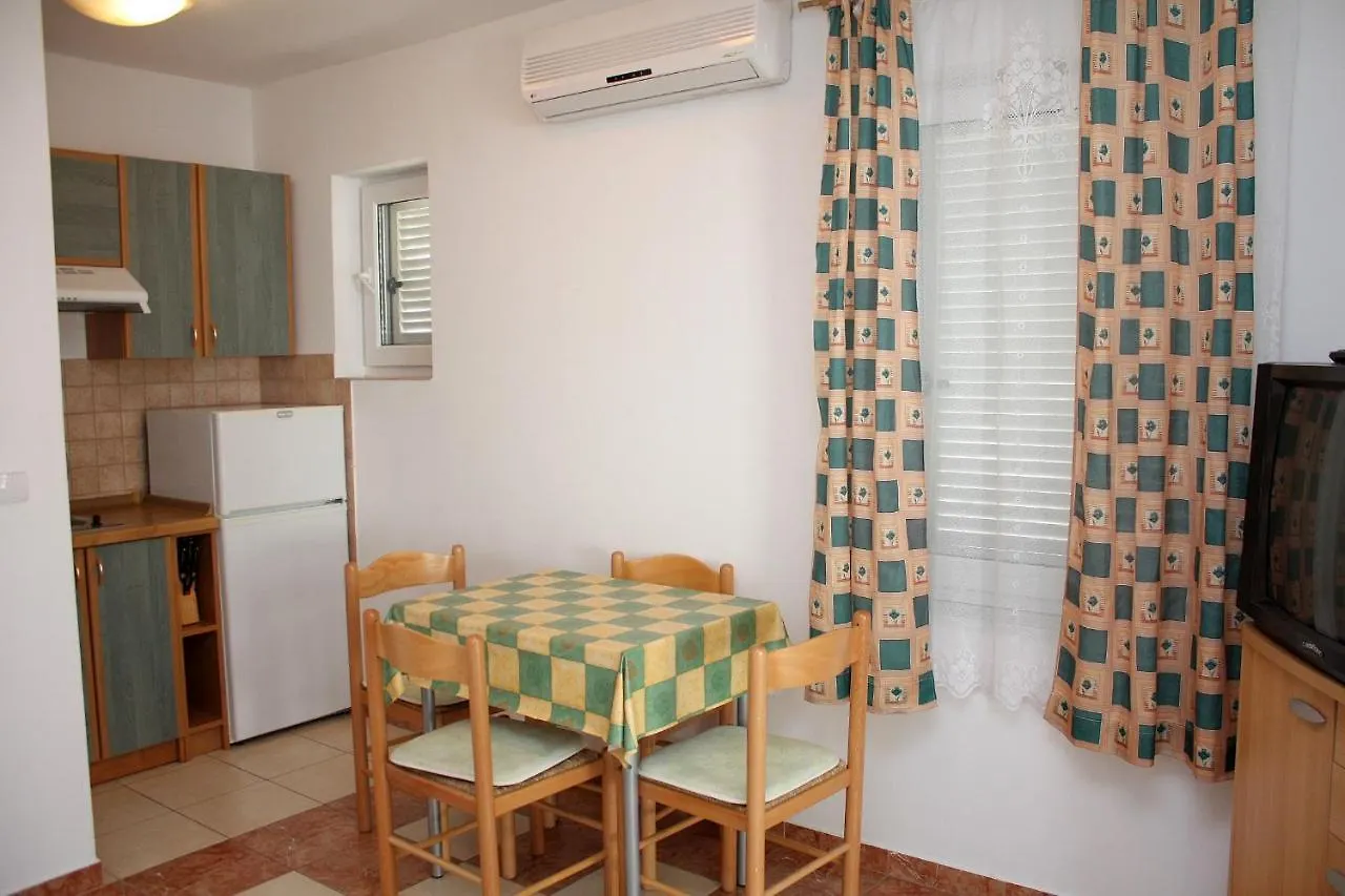 Apartments With A Parking Space Banjol, Rab - 4956 Croatie