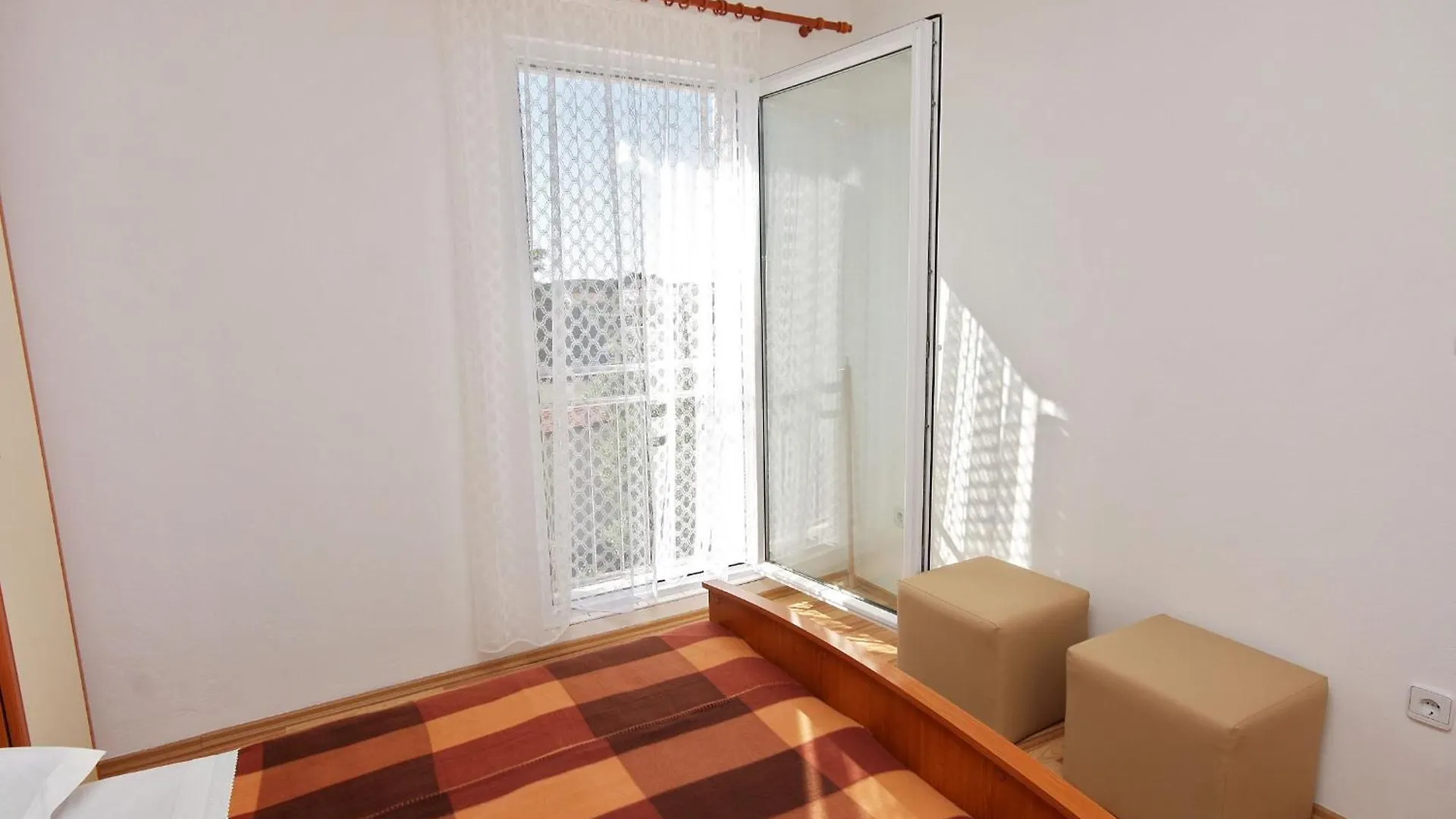 Apartments With A Parking Space Banjol, Rab - 4956 Croatia